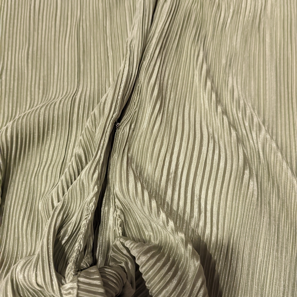 Green Pleated Two-Piece Set - Picture 8 of 9